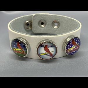 ⚾️White Leather 3 Charm Cardinals Bracelet